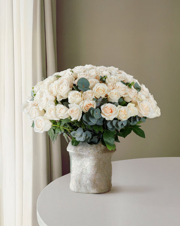 Rosenstrauß in Weiß